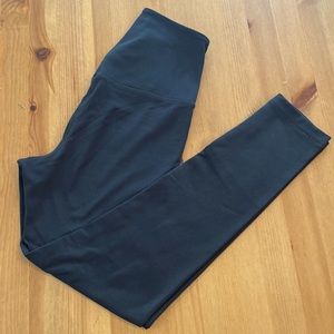 Girlfriend Collective Black Float Ultralight Legging (23 3/4”, Like New, XS)